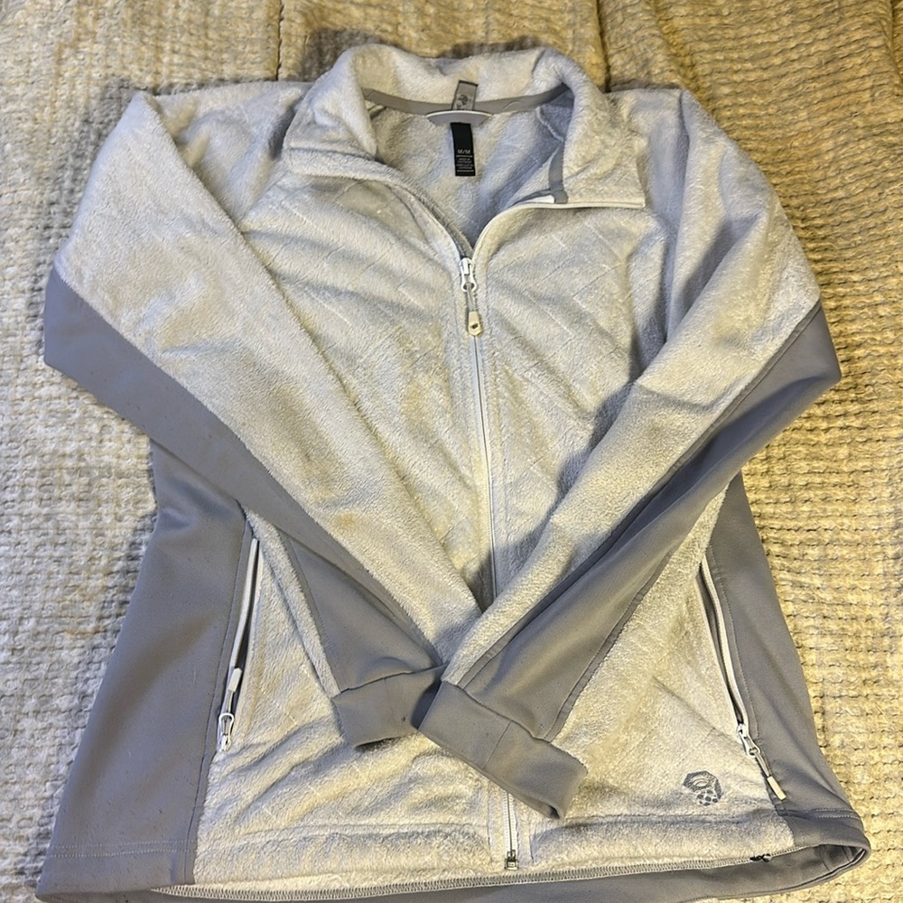 Mountain hardware zip up